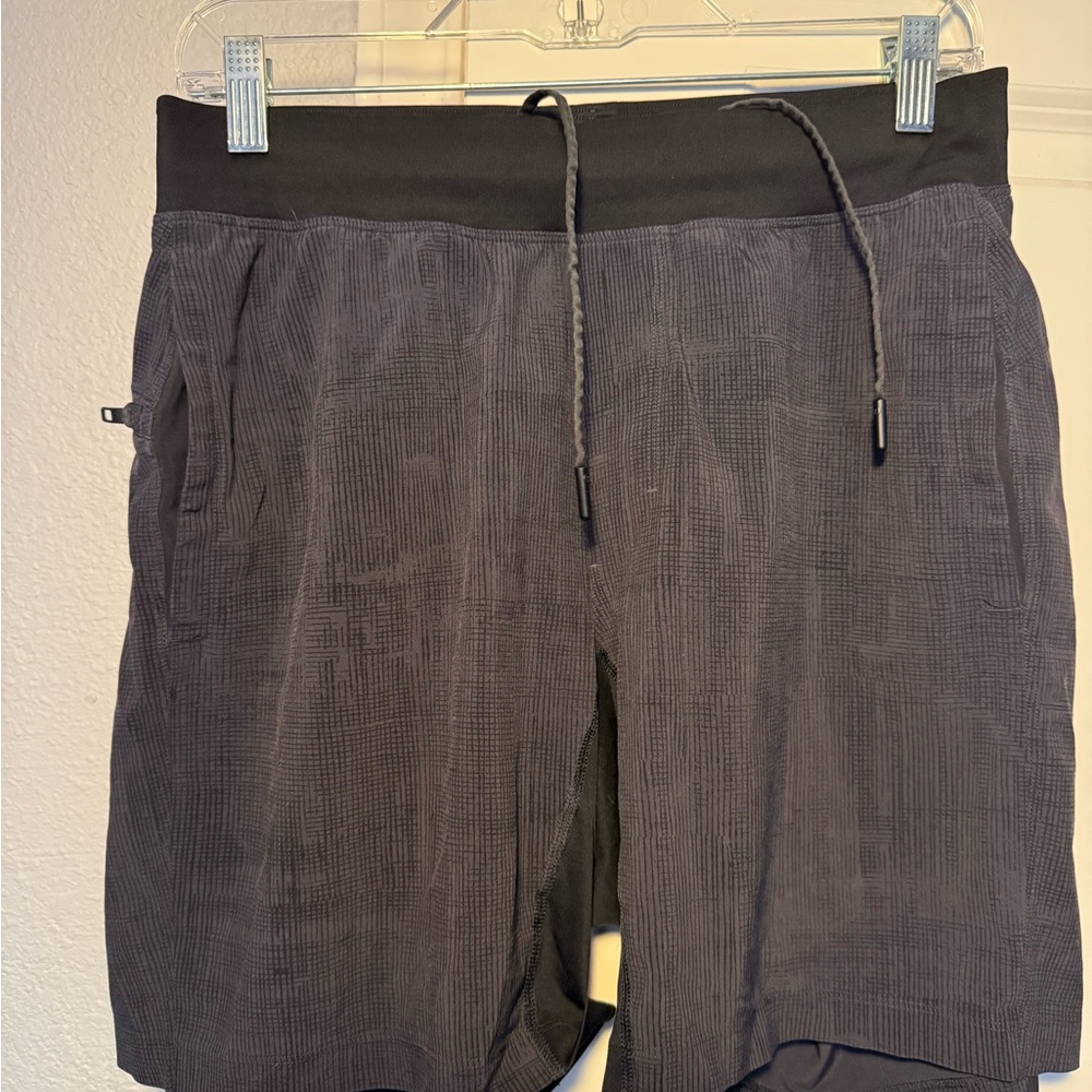 Black Lululemon 7in inseam Shorts